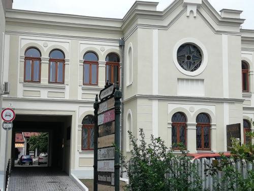 Kincsem Apartman Eger Eksteriør bilde